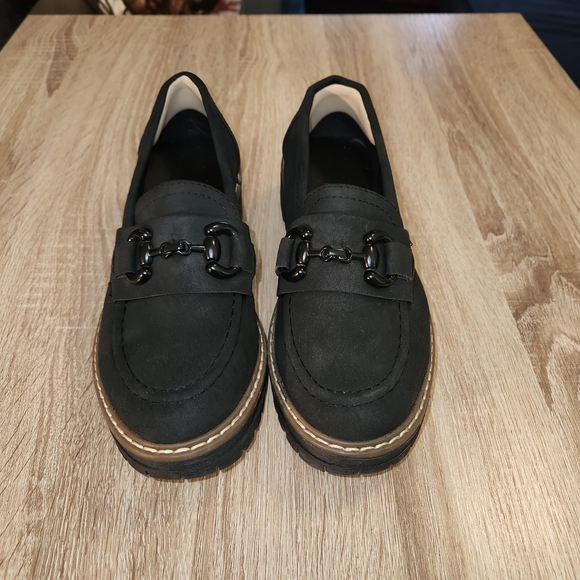 Shoes - Chic Black Loafers for Women